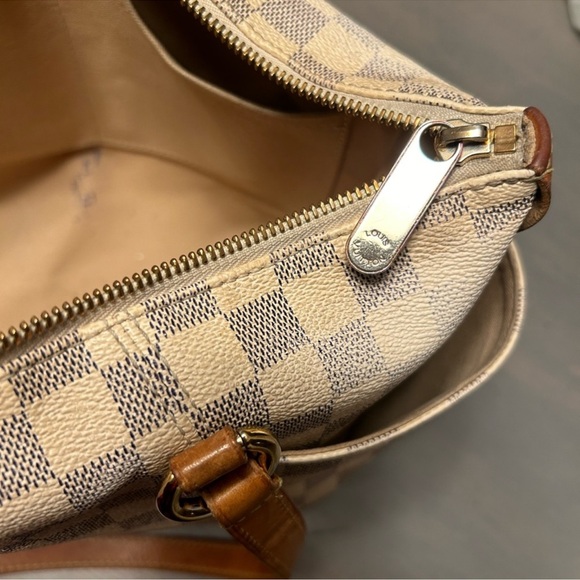 Louis Vuitton bag⭐️ - Picture 8 of 15